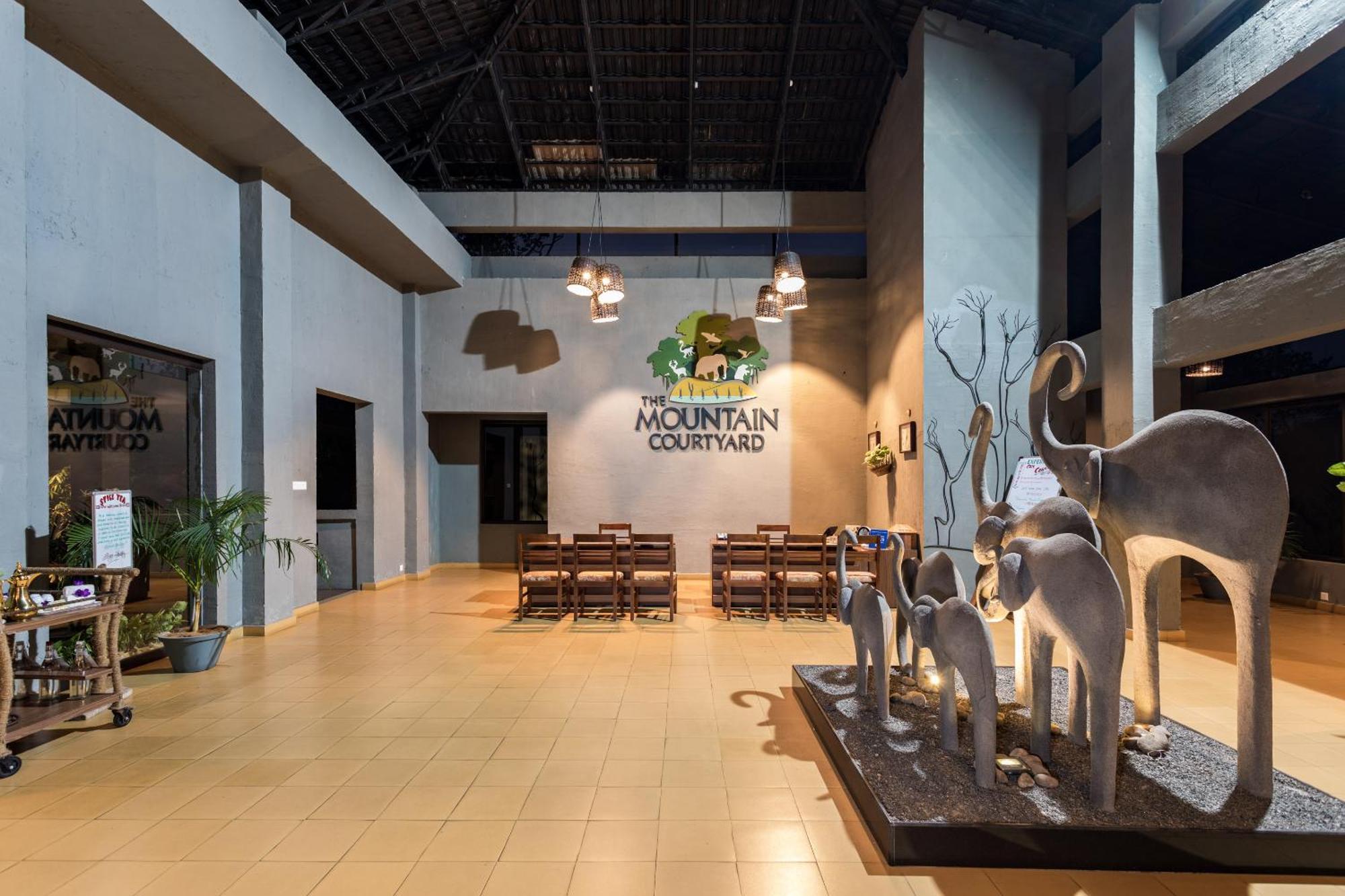 מלון The Mountain Courtyard טקאדי מראה חיצוני תמונה