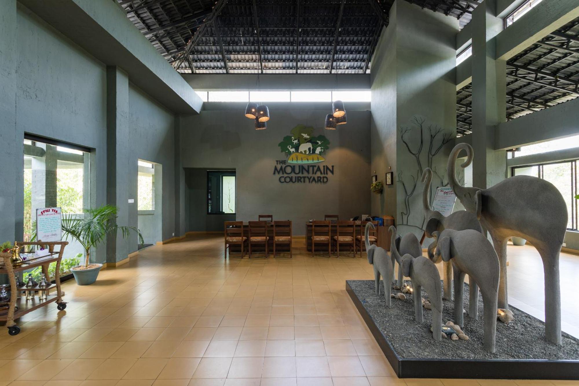 מלון The Mountain Courtyard טקאדי מראה חיצוני תמונה