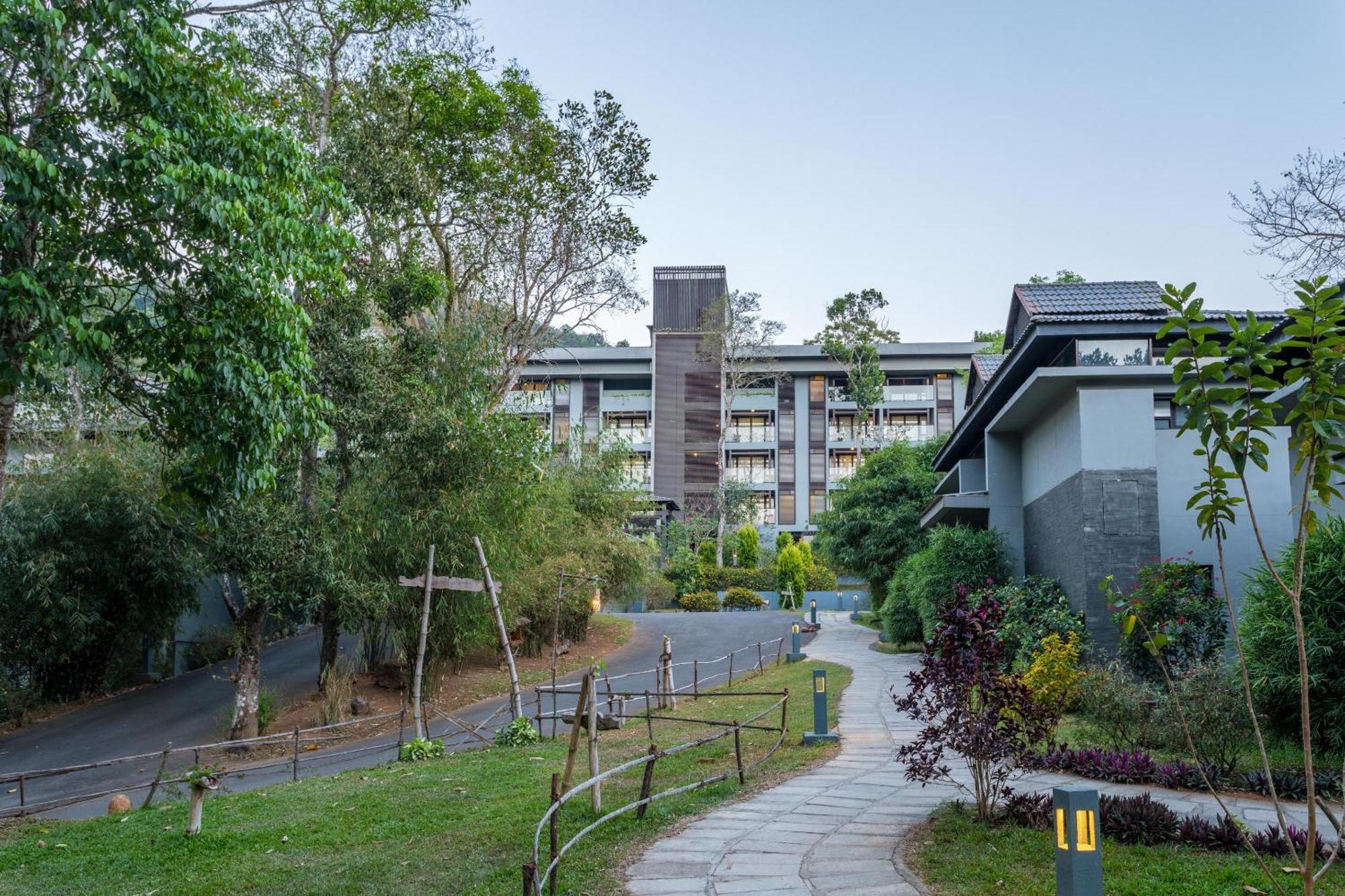 מלון The Mountain Courtyard טקאדי מראה חיצוני תמונה
