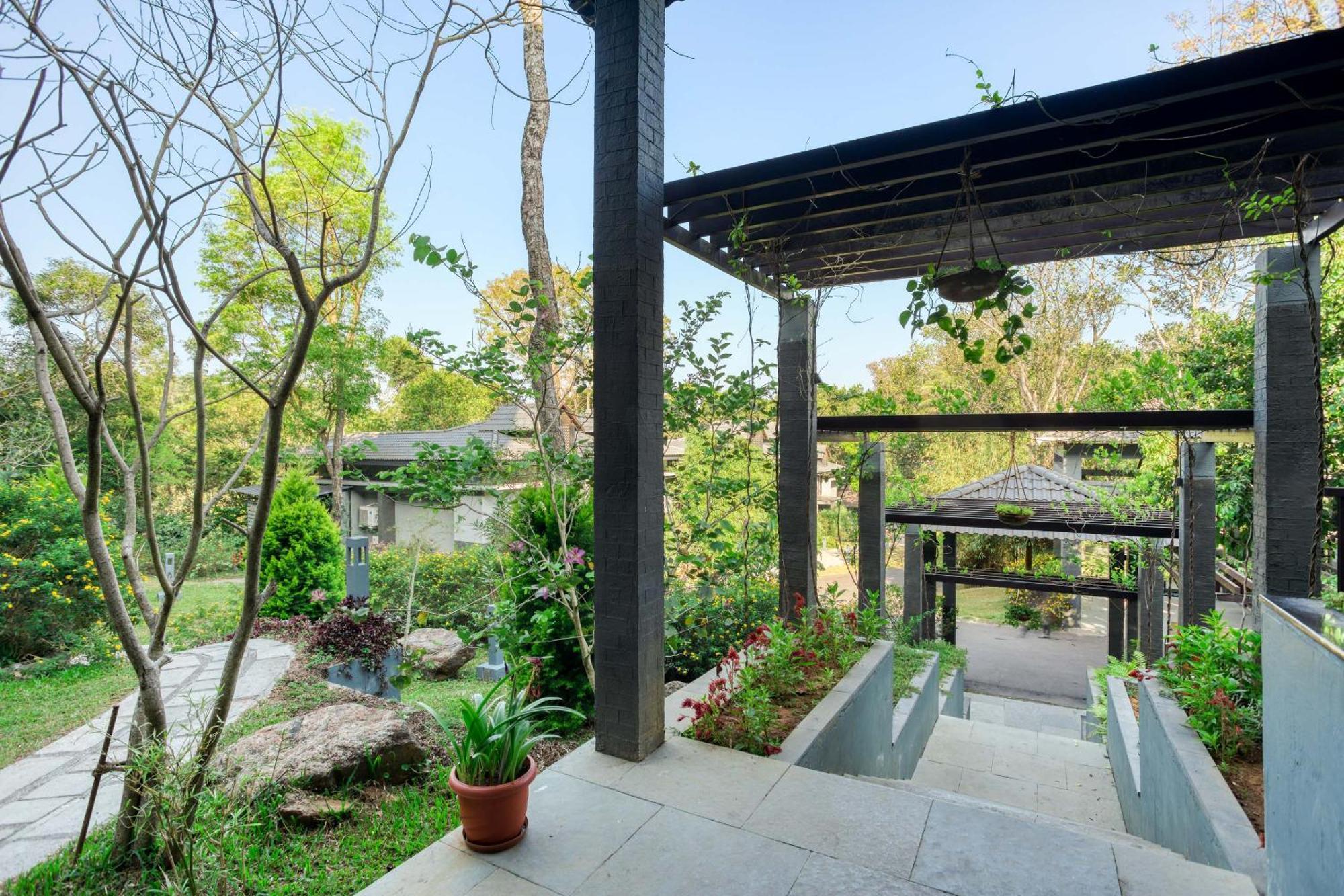 מלון The Mountain Courtyard טקאדי מראה חיצוני תמונה